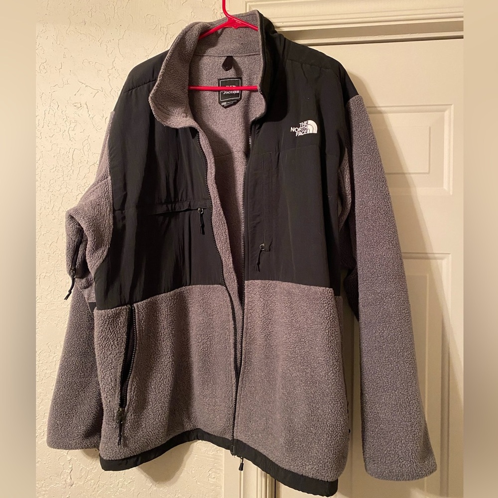 The North Face mens size xxl jacket good condition.